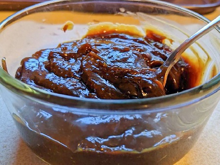 Бърз домашен сос Хойсин с фъстъчено масло - снимка на рецептата